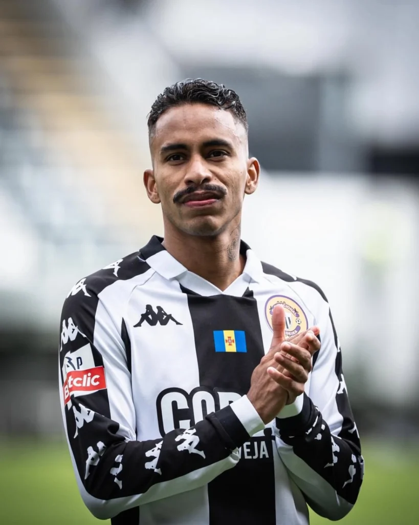 fichaje💣@julianrivaas se incorpora a @gofootball.official. el jugador nacido en 2005 milita ac (2) (1)